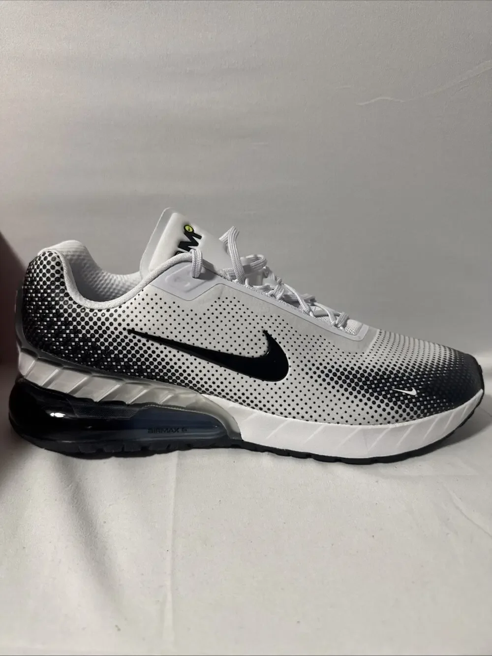 Size 11 - Nike Air Max Phoenix White Anthracite